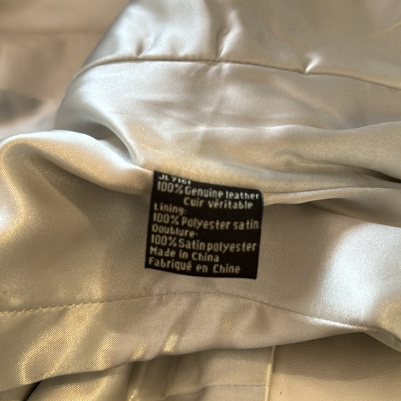 White leather jacket by Sandra Angelozzi. - Picture 7 of 7